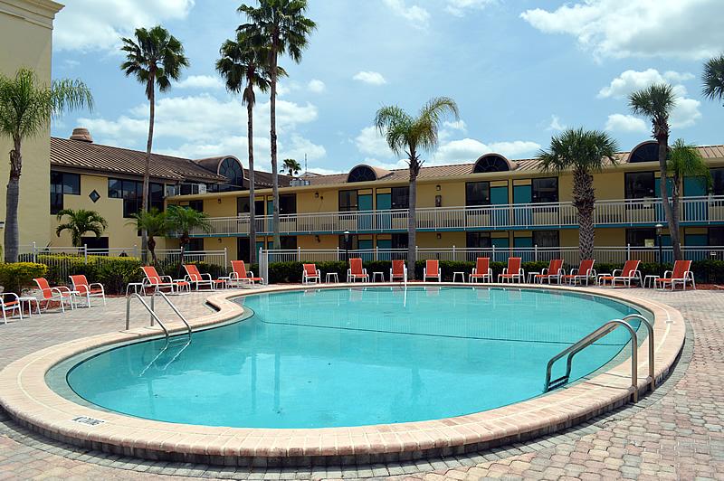 Clarion Hotel Orlando International Airport Exterior foto